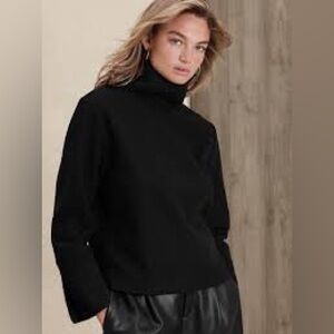 Banana Republic Brushed Turtleneck Sweater; Medium; Black Turtleneck